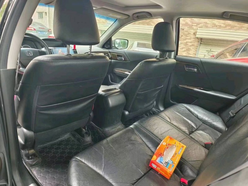 深圳14年本田雅阁5