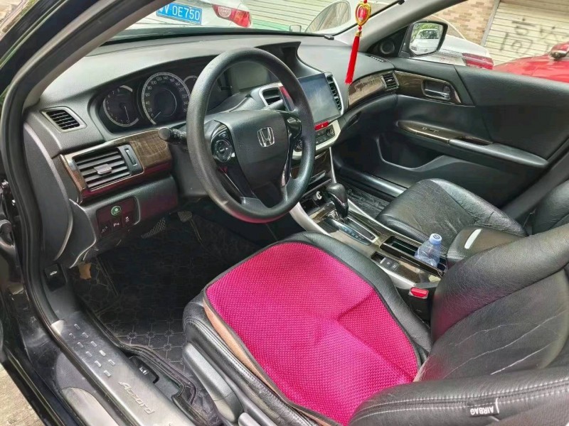 深圳14年本田雅阁6