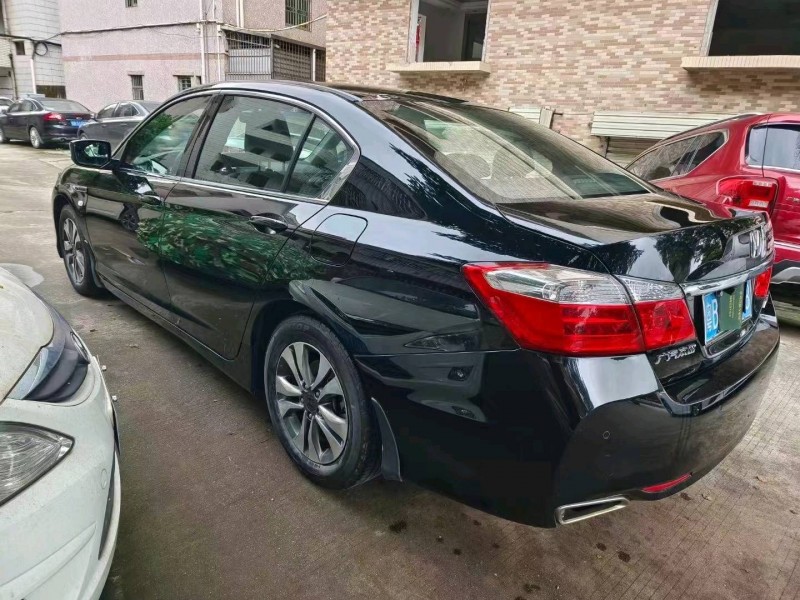 深圳14年本田雅阁8