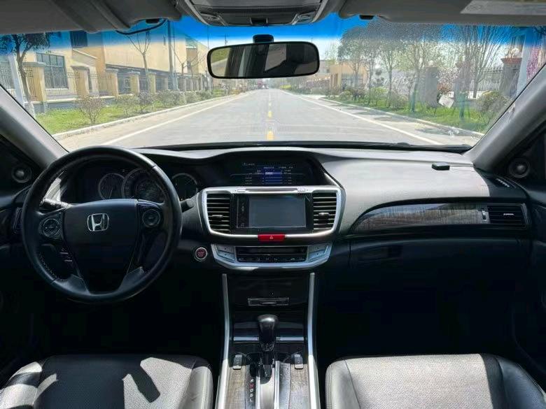 盐城15年本田雅阁6