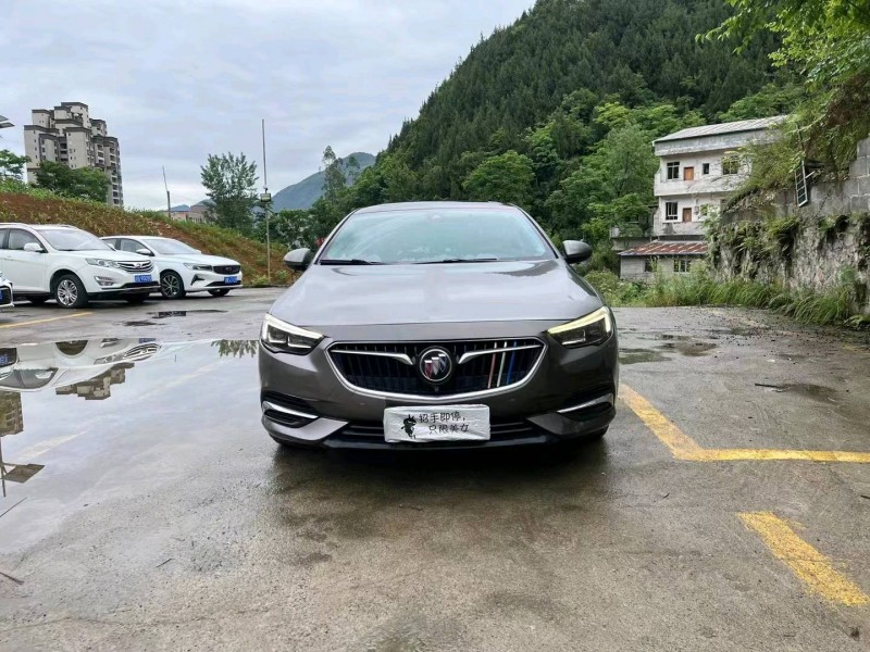 重庆17年别克君威1