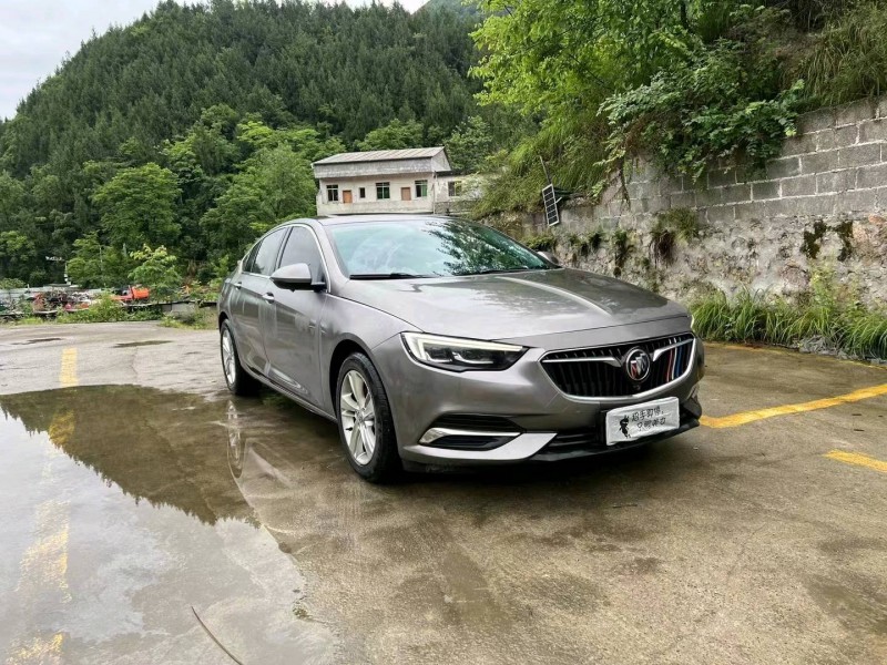 重庆17年别克君威2