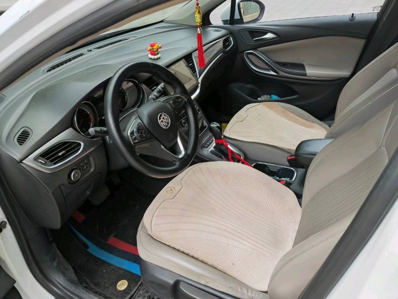 邢台16年别克威朗4