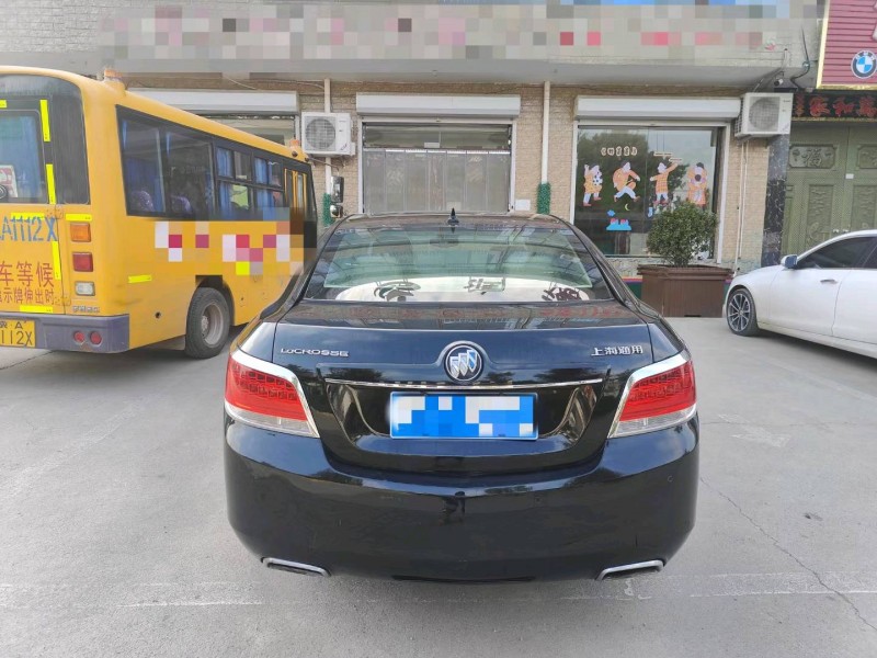 石家庄13年别克君越9