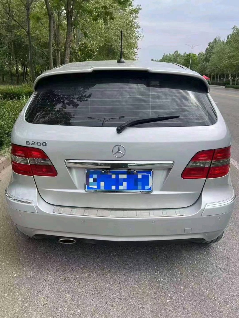 东营12年奔驰B8