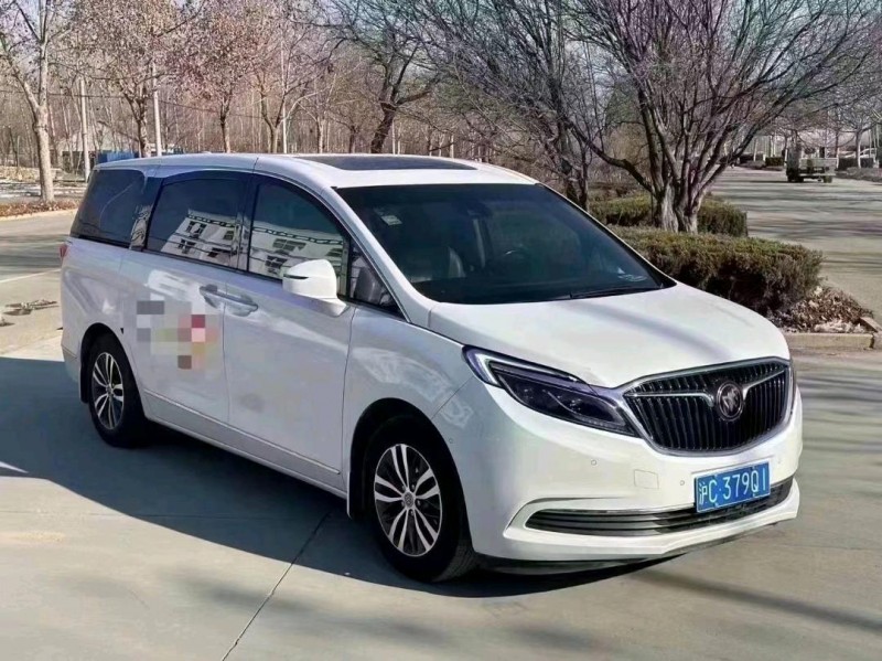 东营17年别克GL82