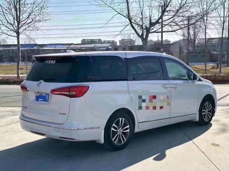 东营17年别克GL88