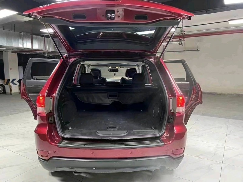 成都12年Jeep大切诺基4