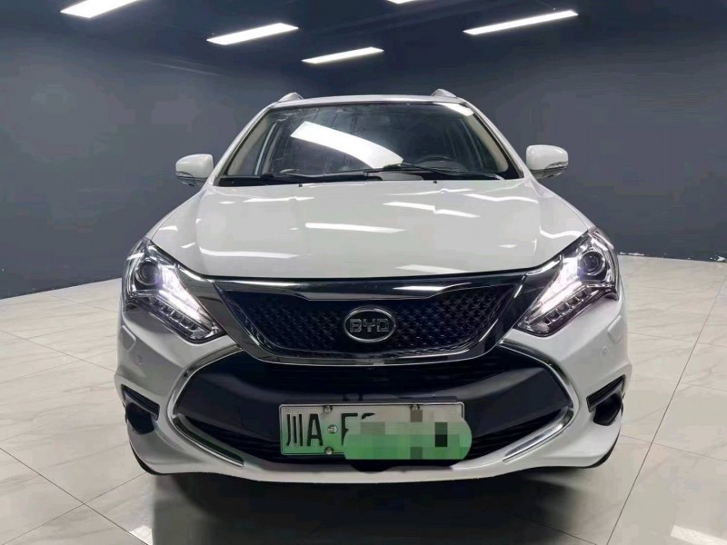 成都16年比亚迪唐1