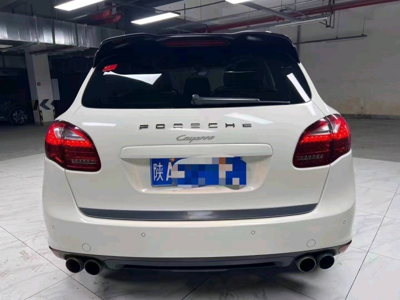 成都12年保时捷卡宴6