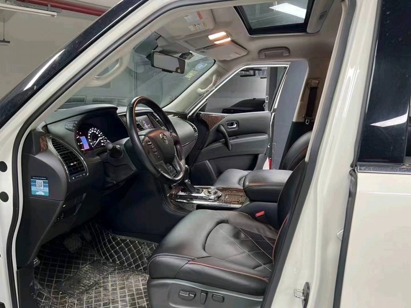 成都19年日产途乐5