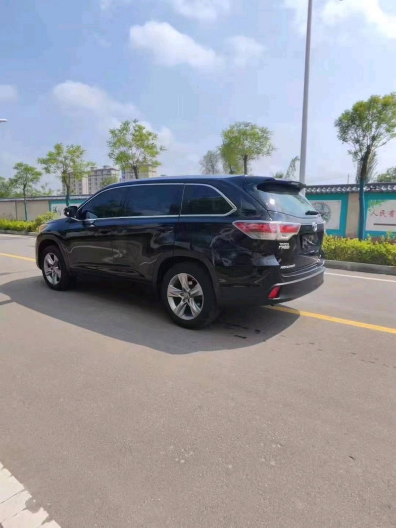 佛山17年丰田汉兰达7