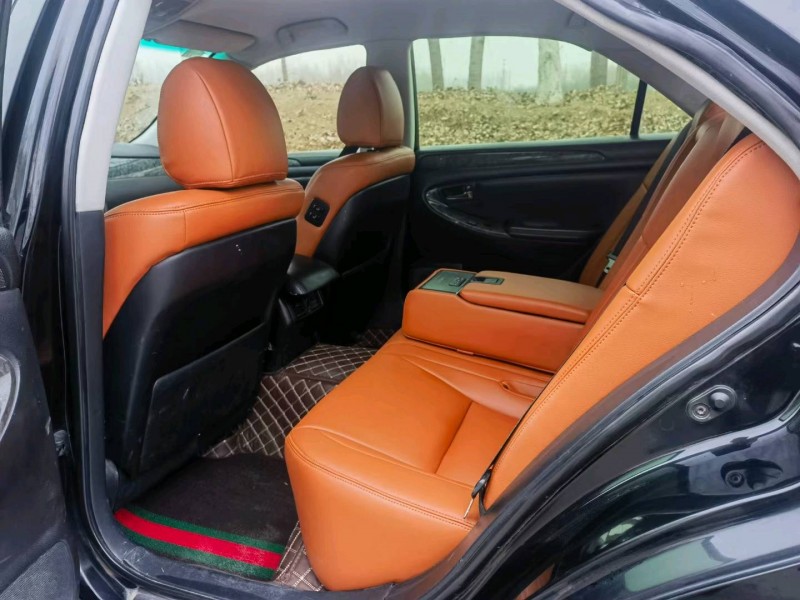 济南10年丰田皇冠4