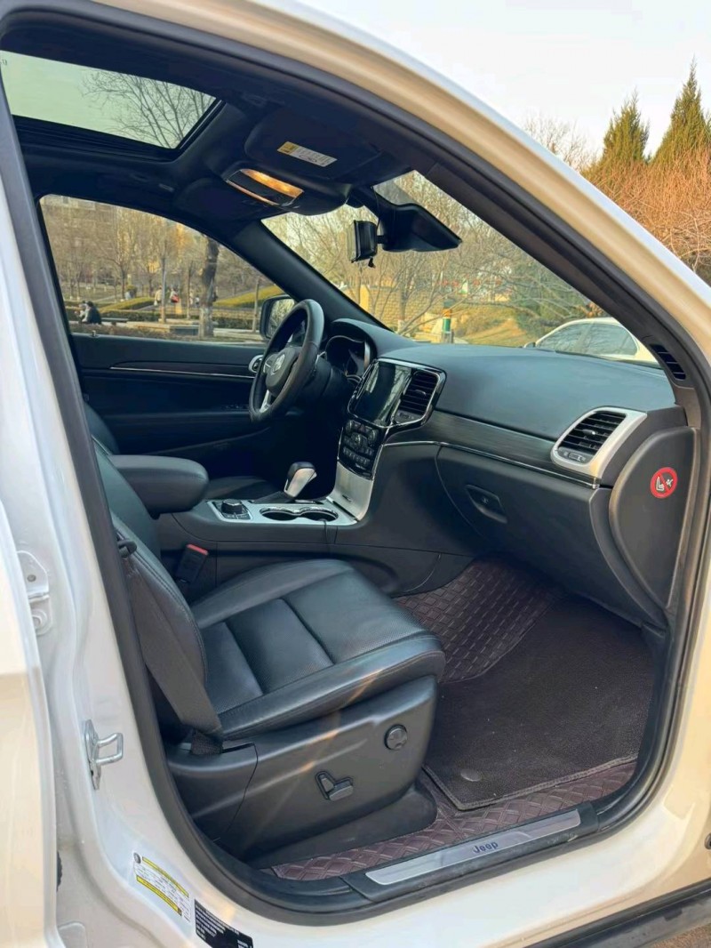 邢台22年Jeep大切诺基7