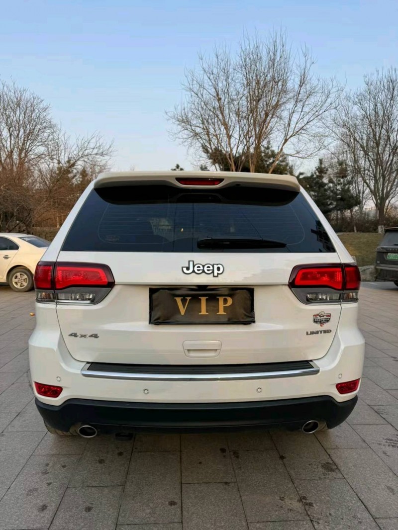 邢台22年Jeep大切诺基9