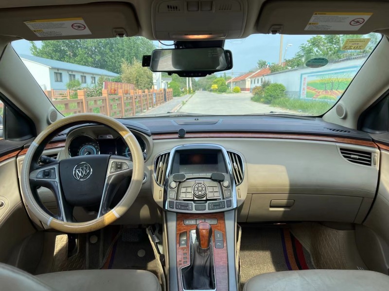 青岛13年别克君越6