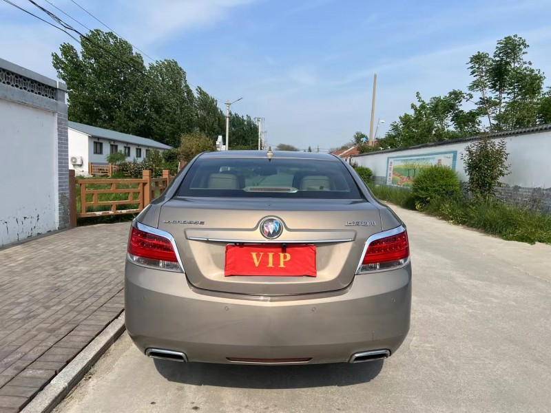 青岛13年别克君越9