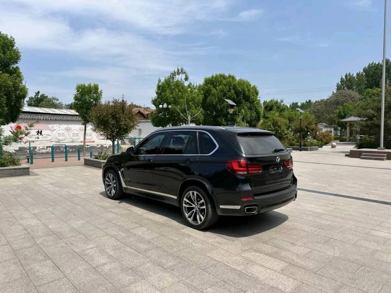 济南18年宝马X58