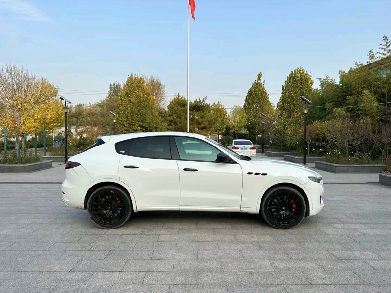 济南17年玛莎拉蒂Levante7