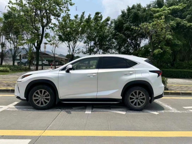 汕头18年雷克萨斯NX3
