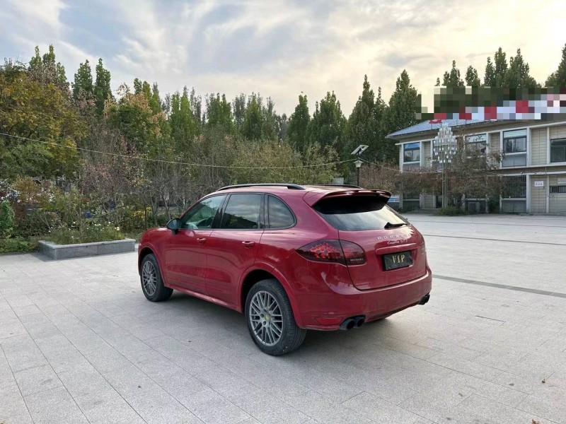 济南13年保时捷卡宴8