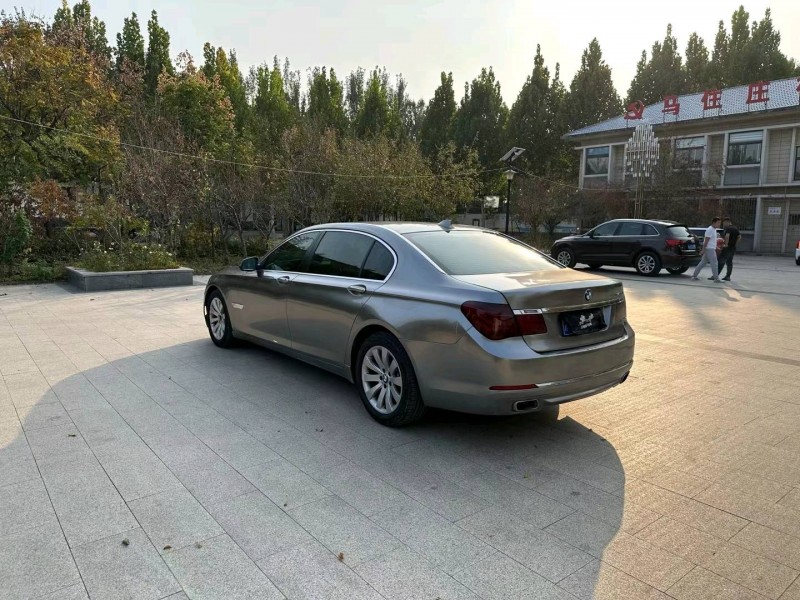 济南14年宝马7系8