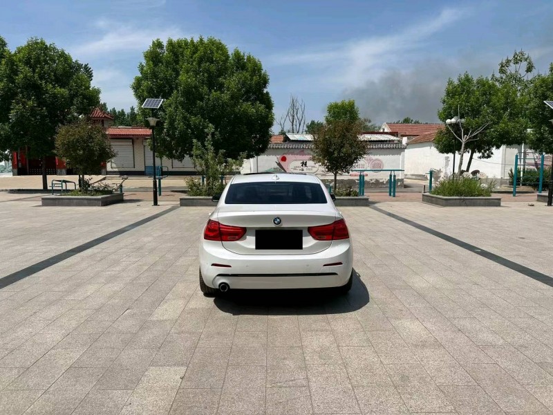 济南18年宝马1系9