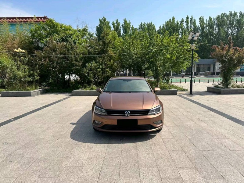 济南15年大众凌渡1