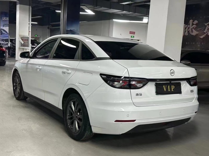 曲靖22年威馬汽車E54