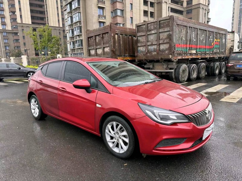 苏州17年别克威朗3