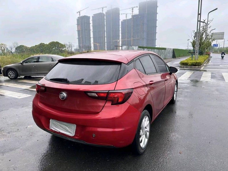 苏州17年别克威朗8