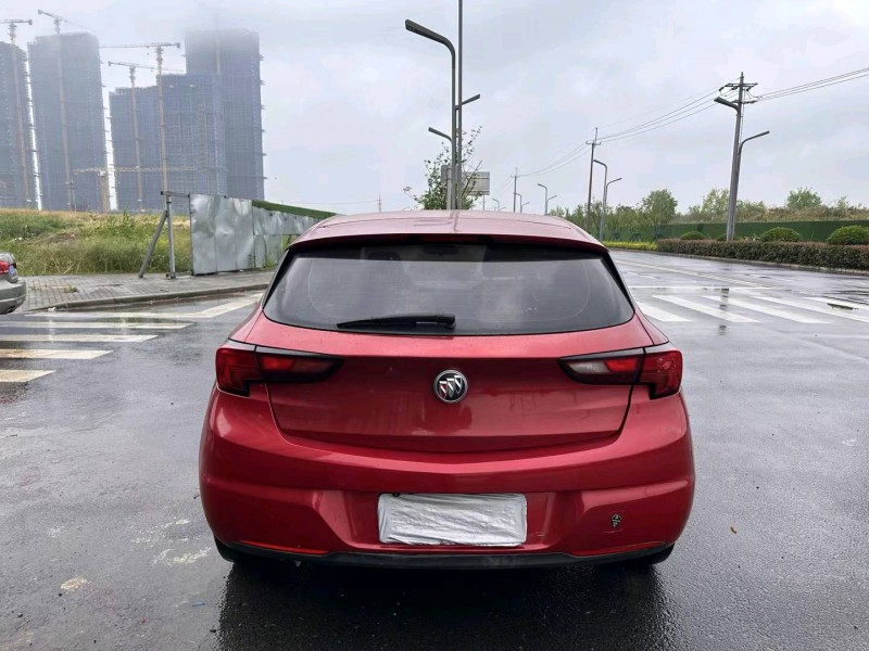 苏州17年别克威朗9