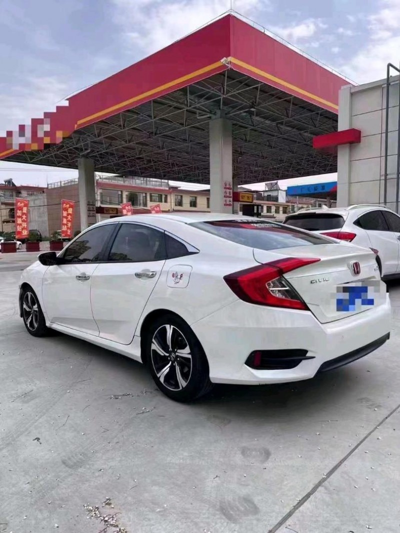 东营16年本田思域7