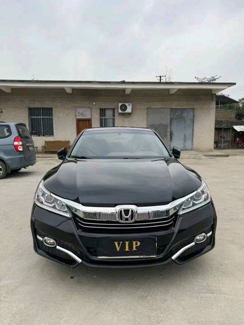 邵阳16年本田雅阁1