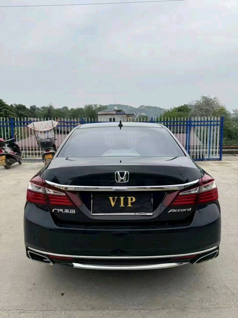 邵阳16年本田雅阁6