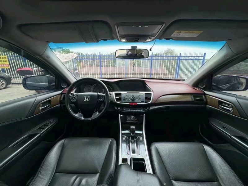 邵阳16年本田雅阁7