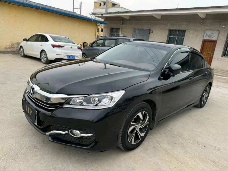 邵阳16年本田雅阁8