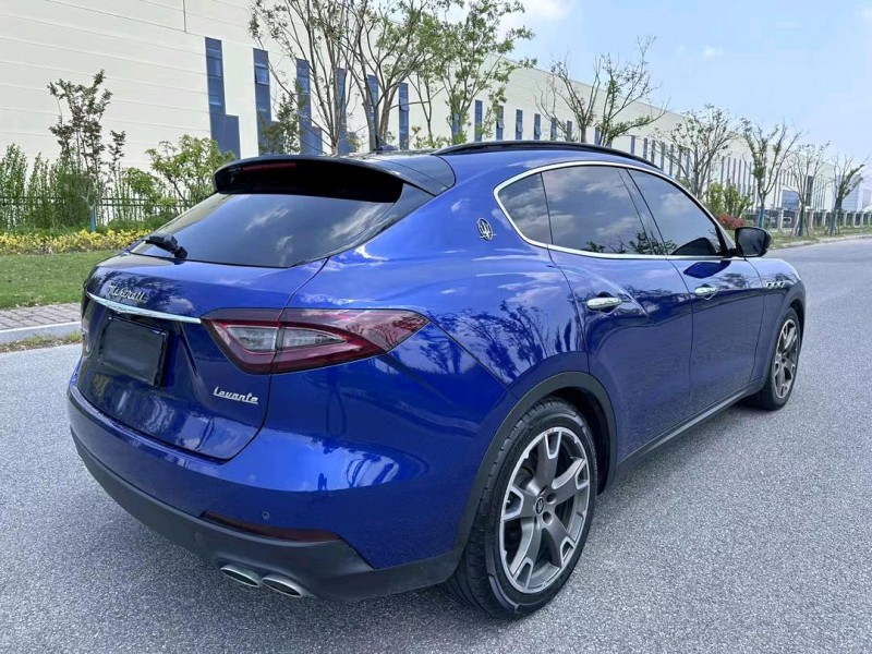 盐城20年玛莎拉蒂Levante8