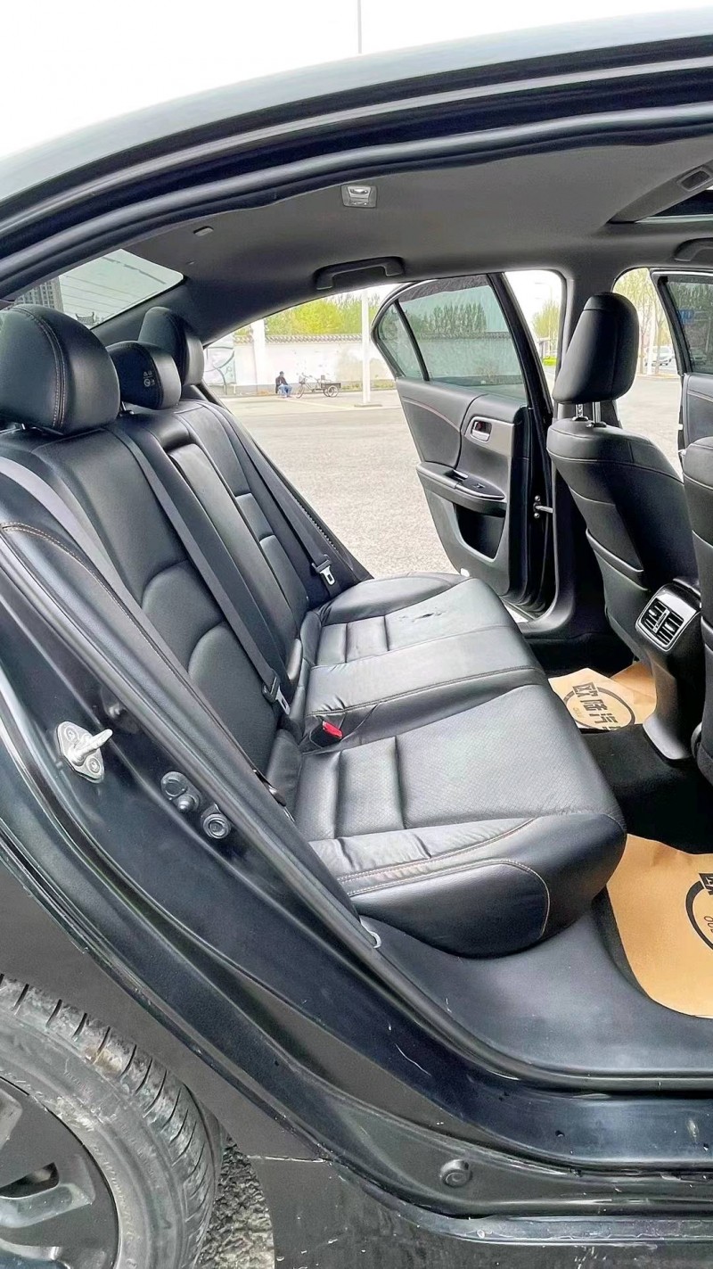 廊坊18年本田雅阁8