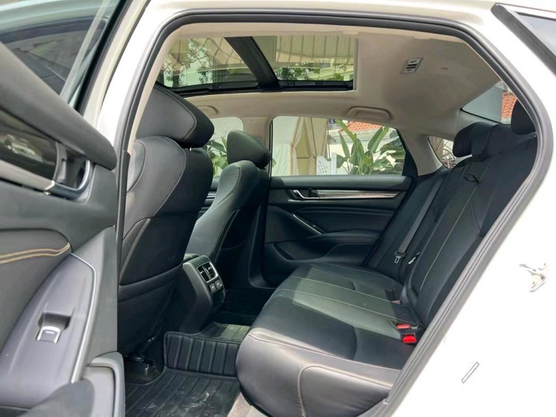 东莞22年本田雅阁5