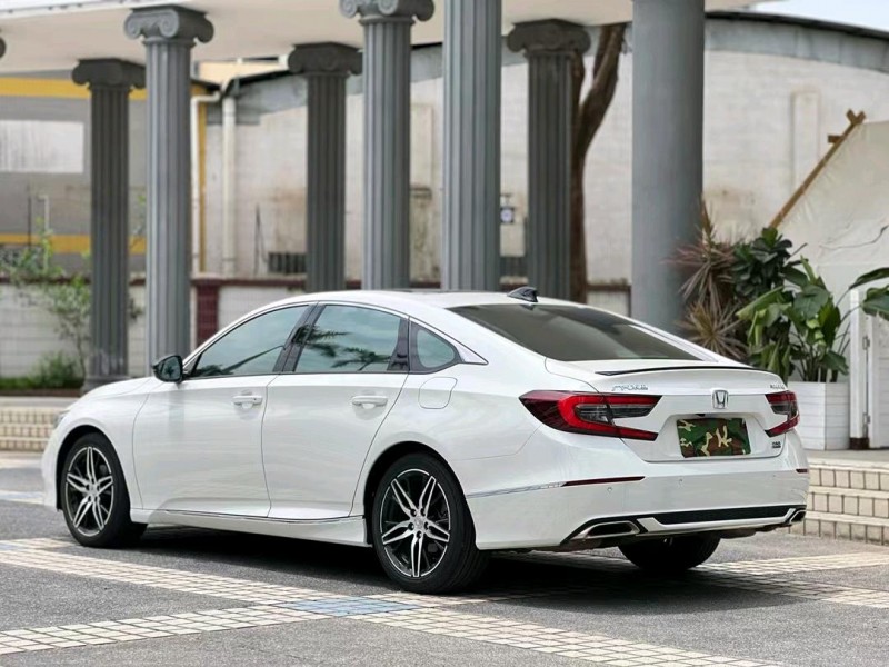 东莞22年本田雅阁7