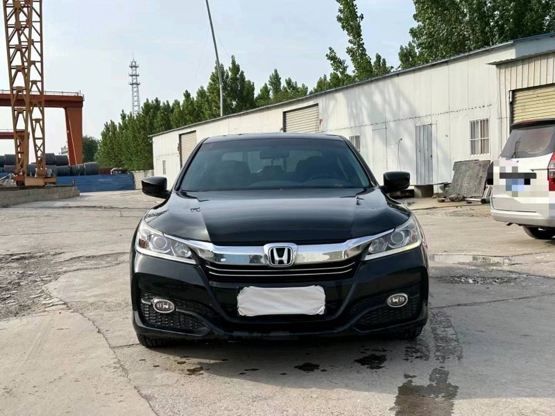 郑州17年本田雅阁1