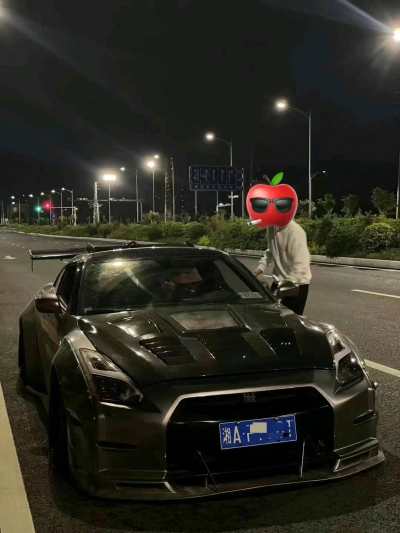 广州11年日产GT-R1