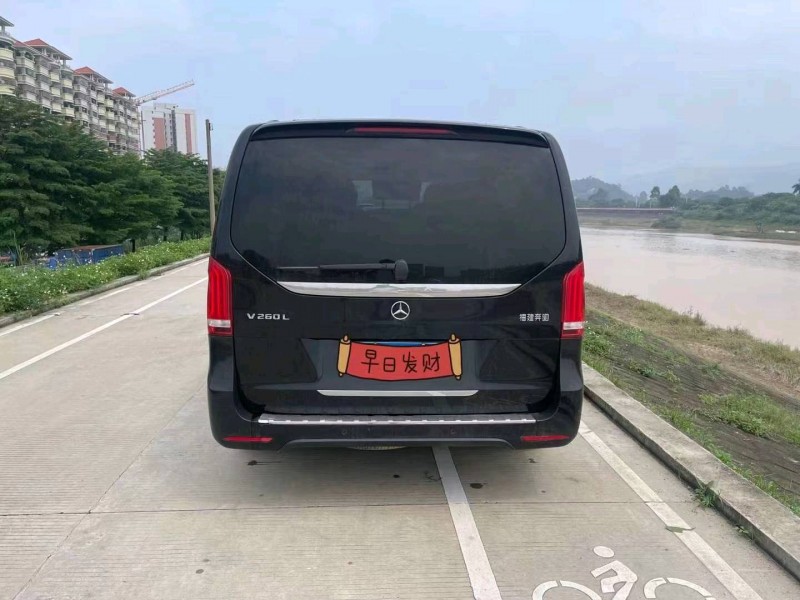 广州21年奔驰V9