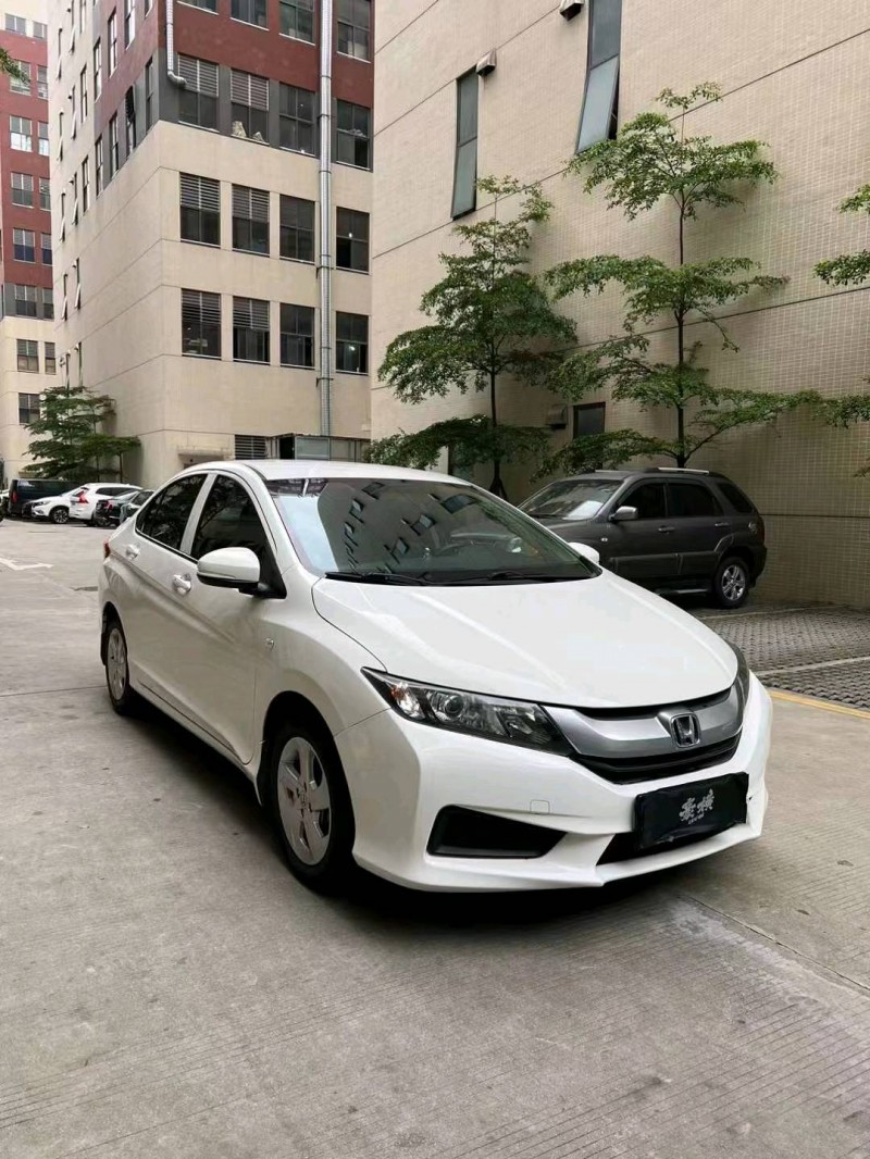 广州17年本田锋范2