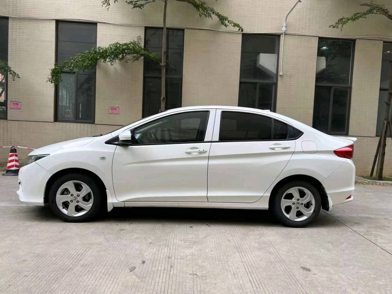 广州17年本田锋范4