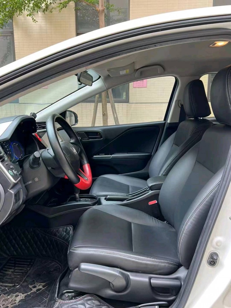 广州17年本田锋范5