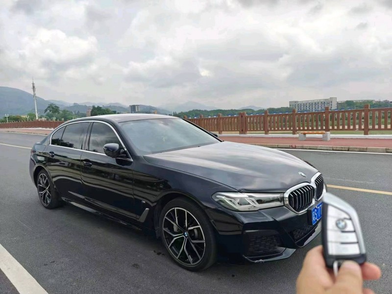 广州22年宝马5系3