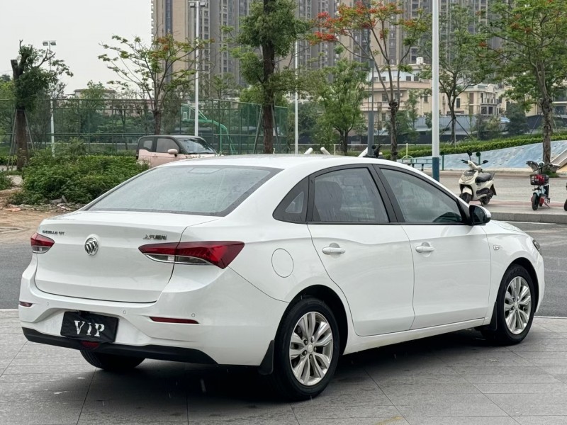 东莞21年别克英朗5