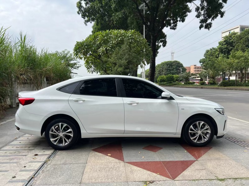 东莞23年别克威朗8